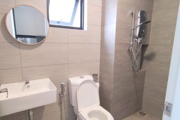 Amber Residence @ twentyfive.7