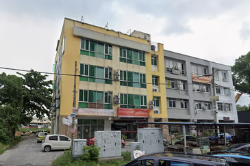 Medan Batu Caves - 4 storey CORNER shoplot