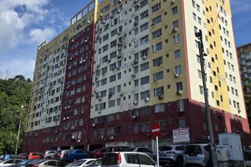 Jelutong Apartment, Selayang Heights