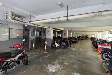 Jelutong Apartment, Selayang Heights