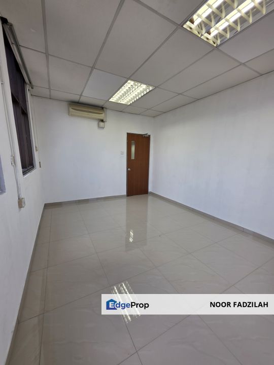 Sentul Raya Blvd – Top floor office (with lift)
2,000sf • RM3,500 • Airconds • Ready to use!
, Kuala Lumpur, Sentul