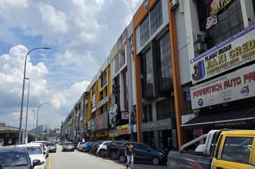 Taman Sri Batu Caves