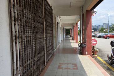 RENOVATED Ground floor shop @ Medan Selayang