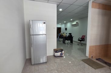 RENOVATED Ground floor shop @ Medan Selayang