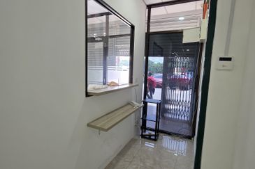 RENOVATED Ground floor shop @ Medan Selayang