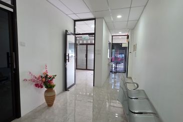 RENOVATED Ground floor shop @ Medan Selayang