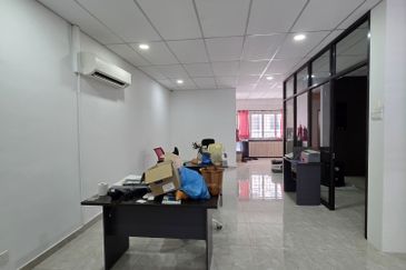 RENOVATED Ground floor shop @ Medan Selayang