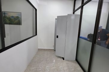 RENOVATED Ground floor shop @ Medan Selayang