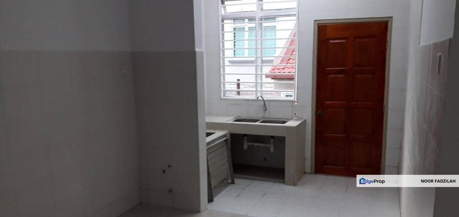 Spacious 2½ Storey Terrace House for Sale @ Taman Selayang Permata, Selangor, Selayang