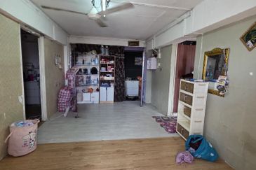 (Corner Unit) 2 Bedroom Flat for Sale @ Flat Sri Pangkor, Sentul