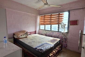 (Corner Unit) 2 Bedroom Flat for Sale @ Flat Sri Pangkor, Sentul