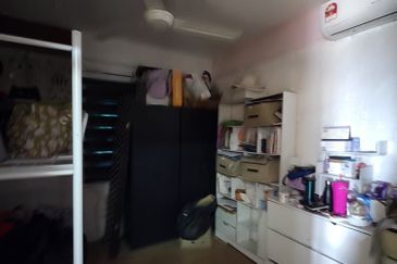 (Corner Unit) 2 Bedroom Flat for Sale @ Flat Sri Pangkor, Sentul