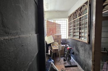 (Corner Unit) 2 Bedroom Flat for Sale @ Flat Sri Pangkor, Sentul