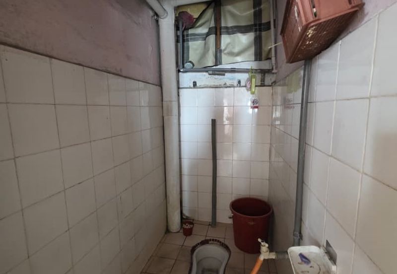 (Corner Unit) 2 Bedroom Flat for Sale @ Flat Sri Pangkor, Sentul