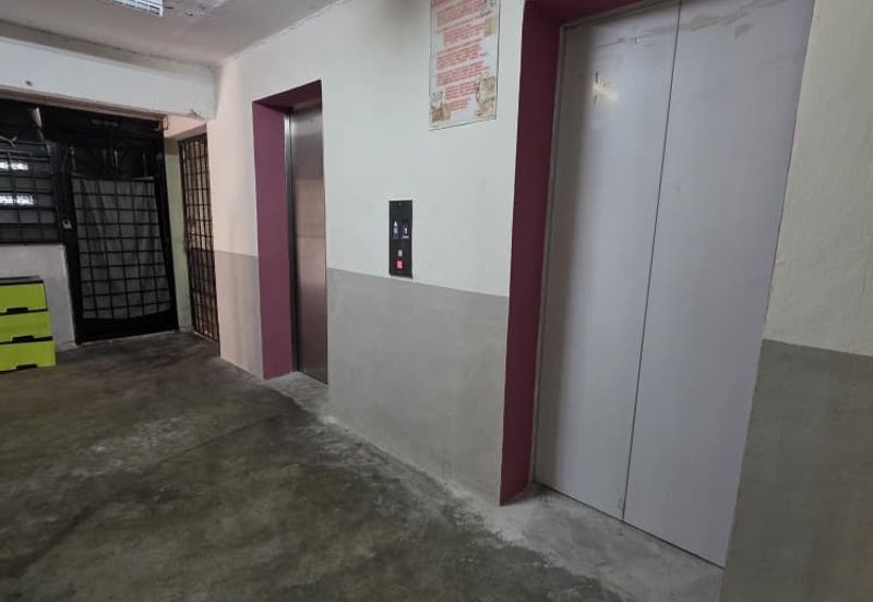 (Corner Unit) 2 Bedroom Flat for Sale @ Flat Sri Pangkor, Sentul