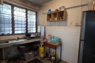 (Corner Unit) 2 Bedroom Flat for Sale @ Flat Sri Pangkor, Sentul