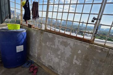 (Corner Unit) 2 Bedroom Flat for Sale @ Flat Sri Pangkor, Sentul