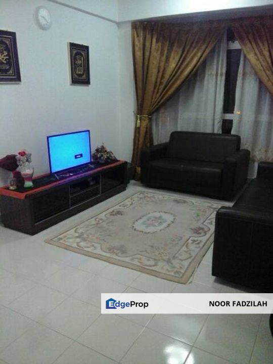 Tenanted 3R2B Condo in Gombak — RM320K Only!, Selangor, Gombak