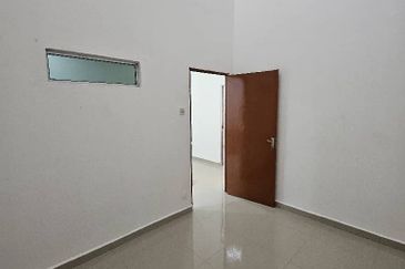 Taman Widuri, Bukit Beruntung