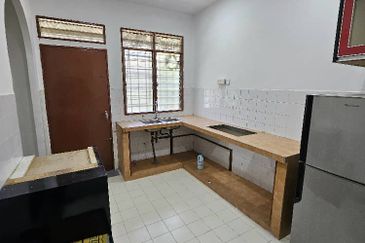 Taman Widuri, Bukit Beruntung