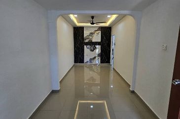 Taman Widuri, Bukit Beruntung