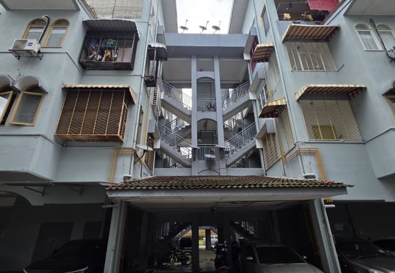 Putri Apartment