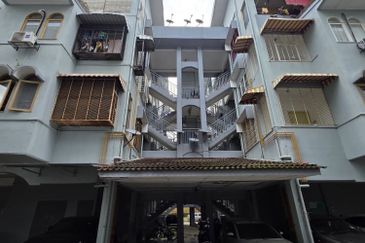 Putri Apartment