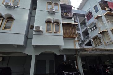 Putri Apartment