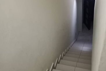 Townhouse (Upper Unit) - Taman Seri Melati near M3 Mall