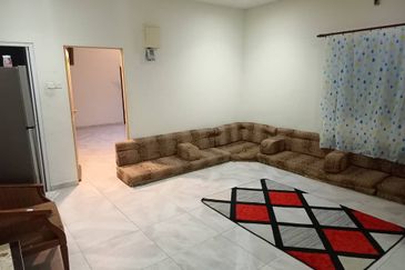 Townhouse (Upper Unit) - Taman Seri Melati near M3 Mall