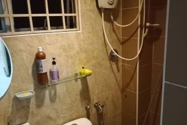 Townhouse (Upper Unit) - Taman Seri Melati near M3 Mall