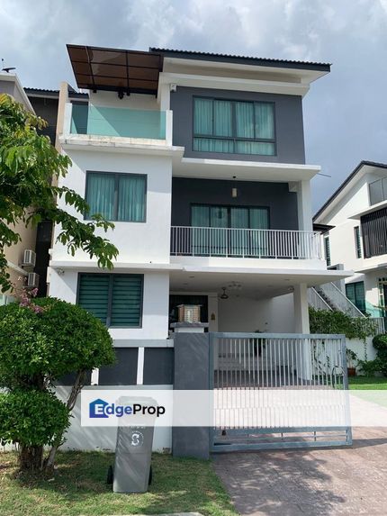 2 and half storey semi D in Seremban 2 Heights, Negeri Sembilan, Seremban