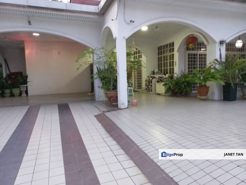Spacious 8,100 sq ft Land – Ideal for Customization & Renovation, Selangor, USJ