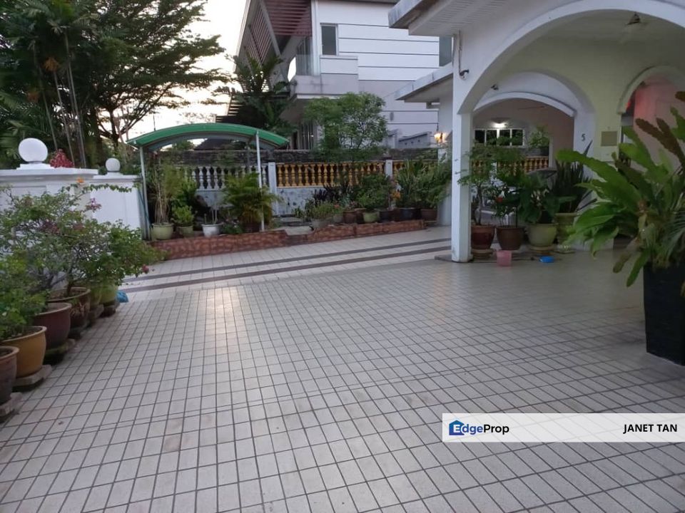 Spacious 8,100 sq ft Land – Ideal for Customization & Renovation, Selangor, USJ