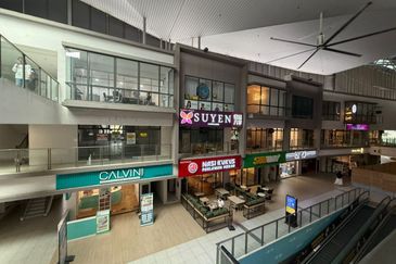 2 Storey Sunsuria Forum @ 7th Avenue Setia Alam Retail shop For Sale