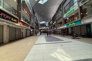 2 Storey Sunsuria Forum @ 7th Avenue Setia Alam Retail shop For Sale