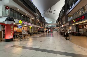 2 Storey Sunsuria Forum @ 7th Avenue Setia Alam Retail shop For Sale