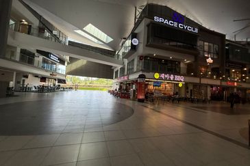 2 Storey Sunsuria Forum @ 7th Avenue Setia Alam Retail shop For Sale