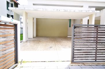 Villa 33, Bukit Manda'rina