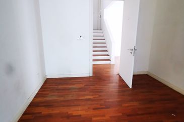 Villa 33, Bukit Manda'rina