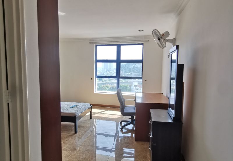 Impiana on the Waterfront