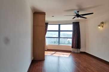 Impiana on the Waterfront