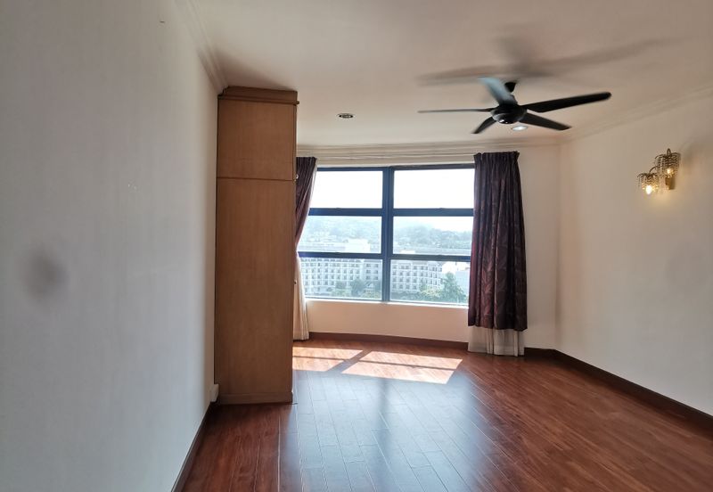 Impiana on the Waterfront