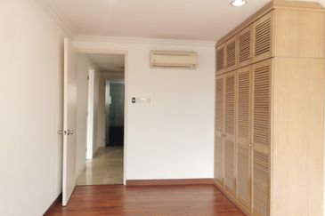 Impiana on the Waterfront