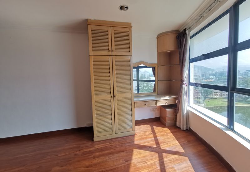 Impiana on the Waterfront