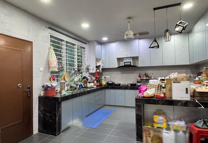 Villa Avenue @ Equine Park