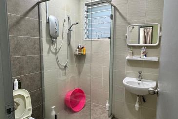 Villa Avenue @ Equine Park