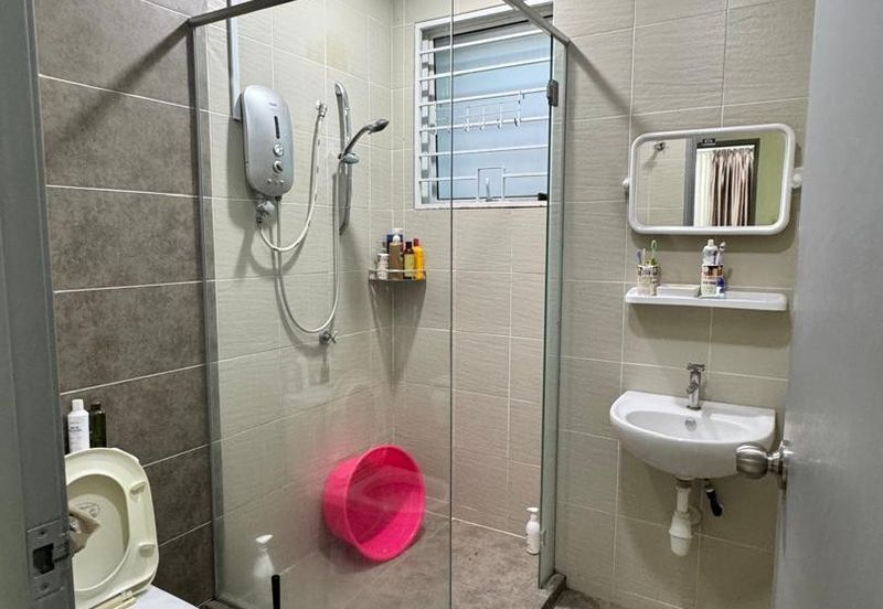 Villa Avenue @ Equine Park