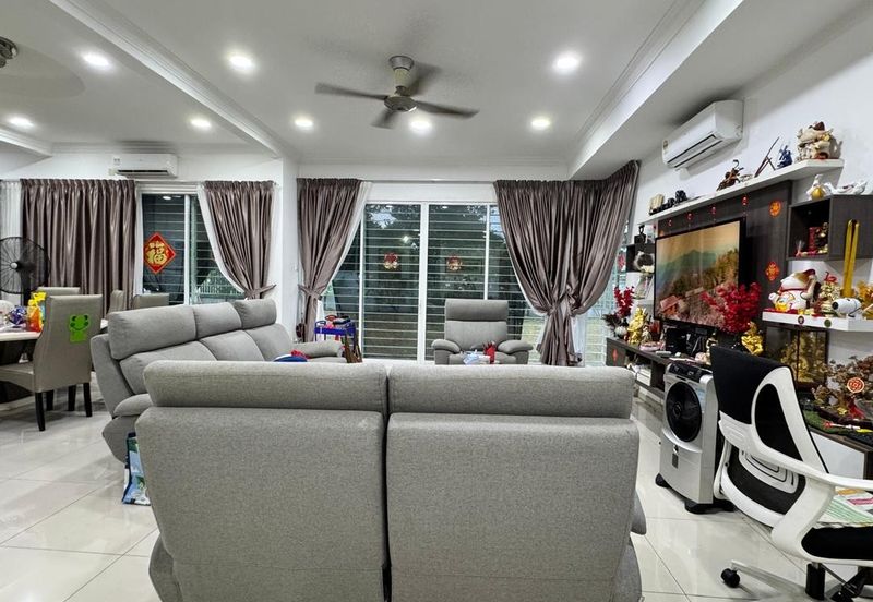 Villa Avenue @ Equine Park