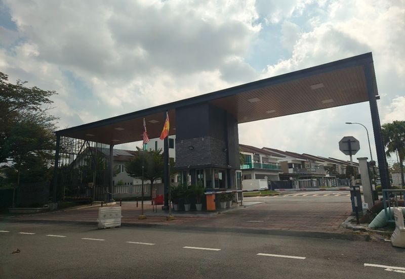 Villa Avenue @ Equine Park